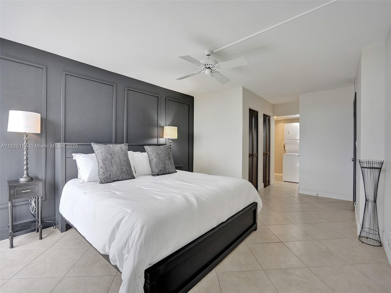 1600 S Ocean Dr 12e Property Photo 9