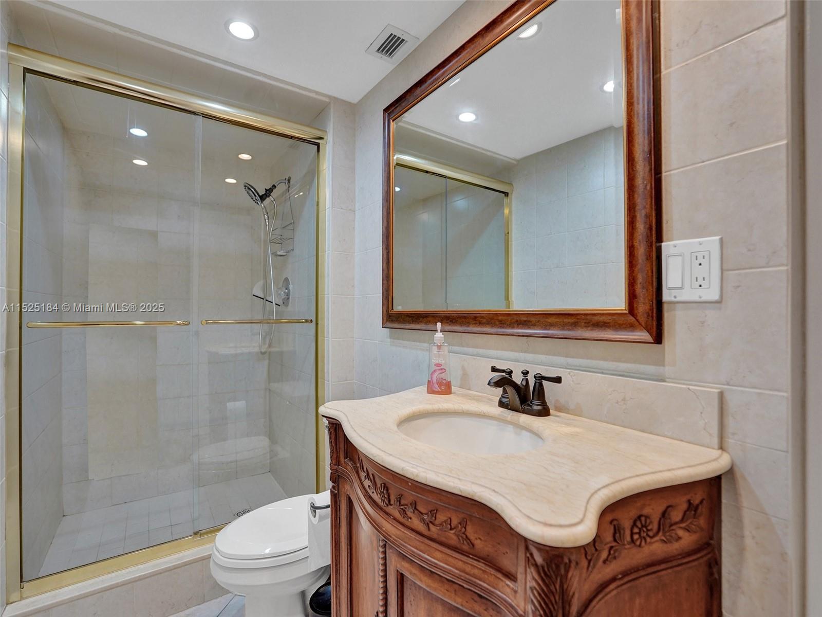 1600 S Ocean Dr 12e Property Photo 11