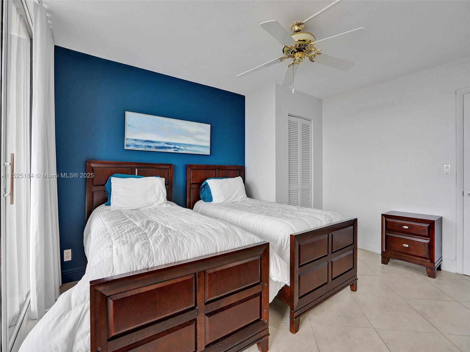 1600 S Ocean Dr 12e Property Photo 23