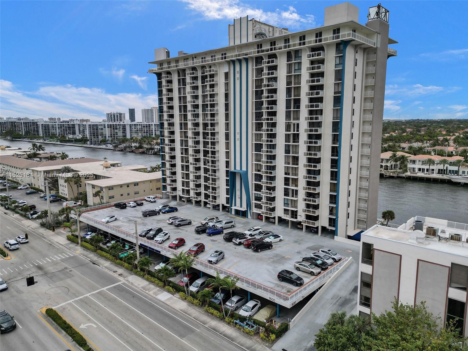1600 S Ocean Dr 12e Property Photo 35