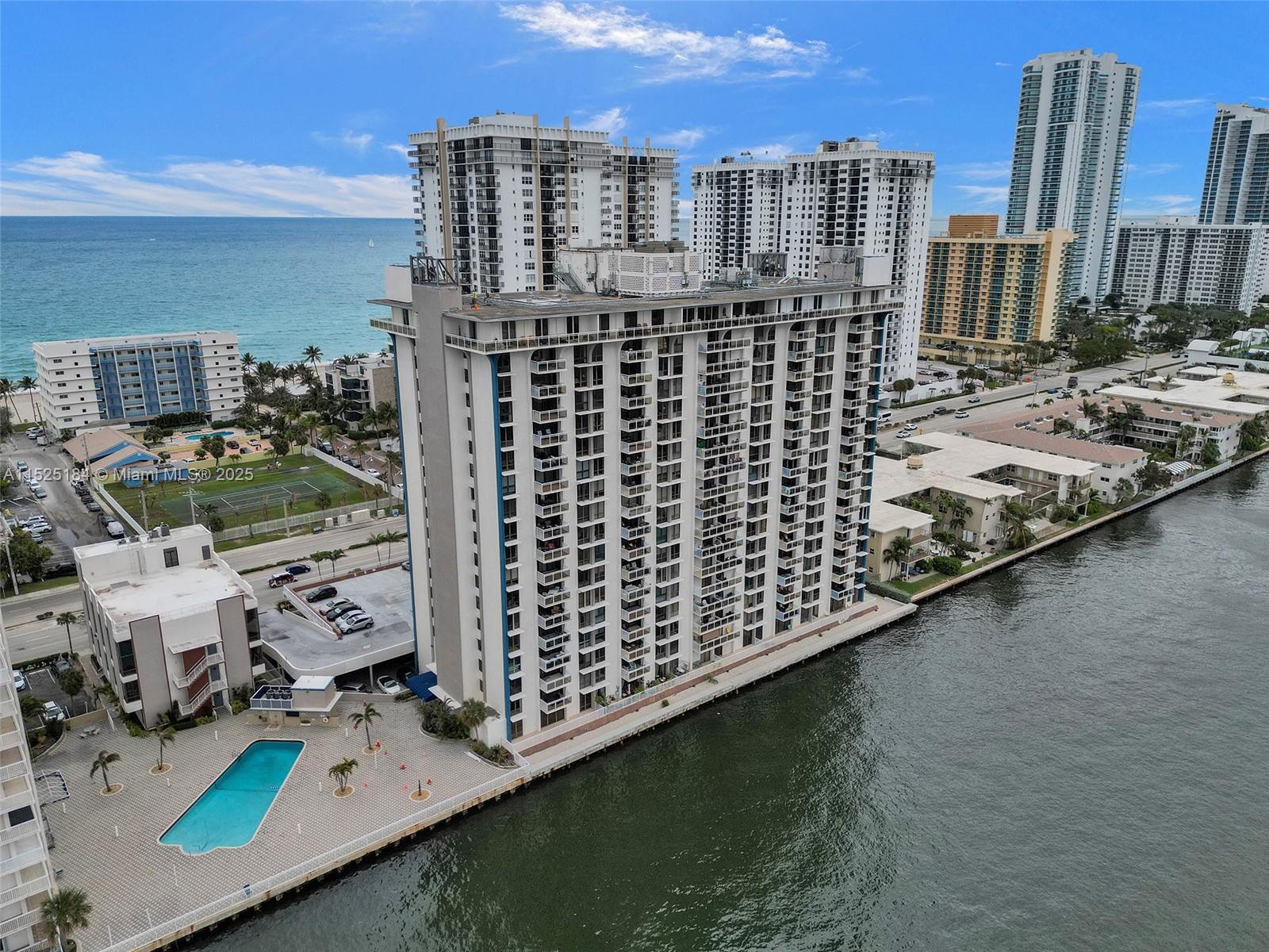 1600 S Ocean Dr 12e Property Photo 37