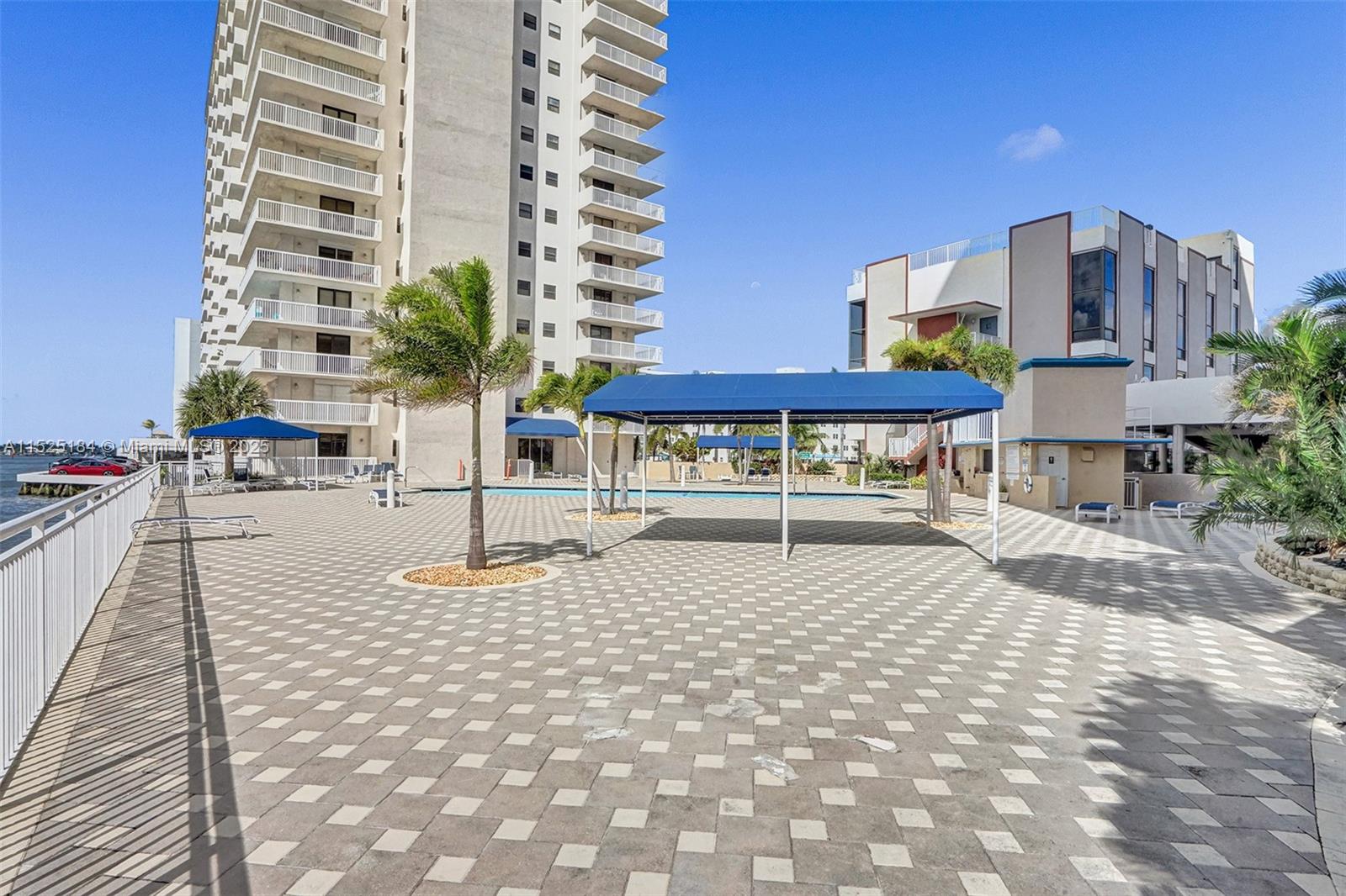 1600 S Ocean Dr 12e Property Photo 60