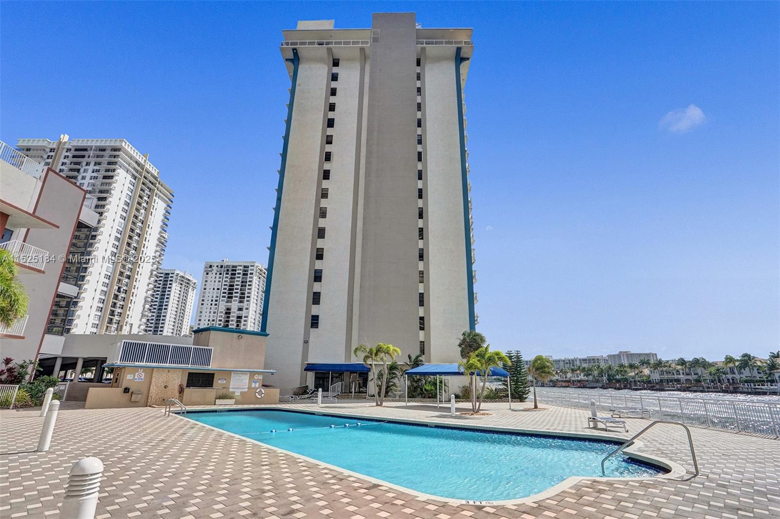1600 S Ocean Dr 12e Property Photo 62