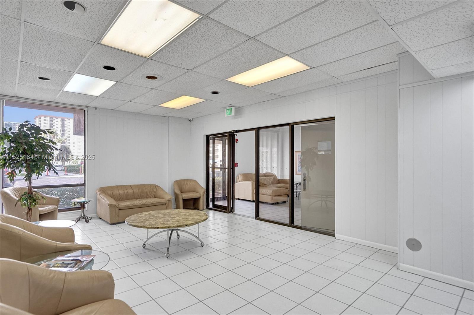 1600 S Ocean Dr 12e Property Photo 65