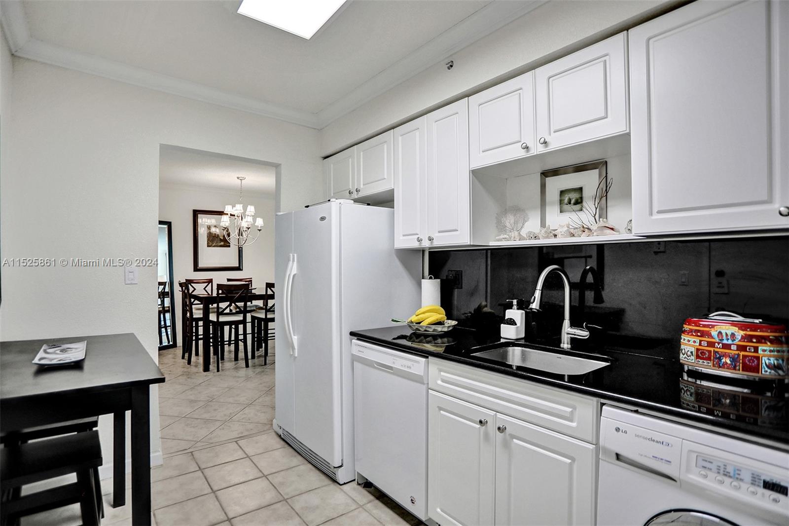 2501 S Ocean Dr (avail. April 17th, 2025) 314 Property Photo 11