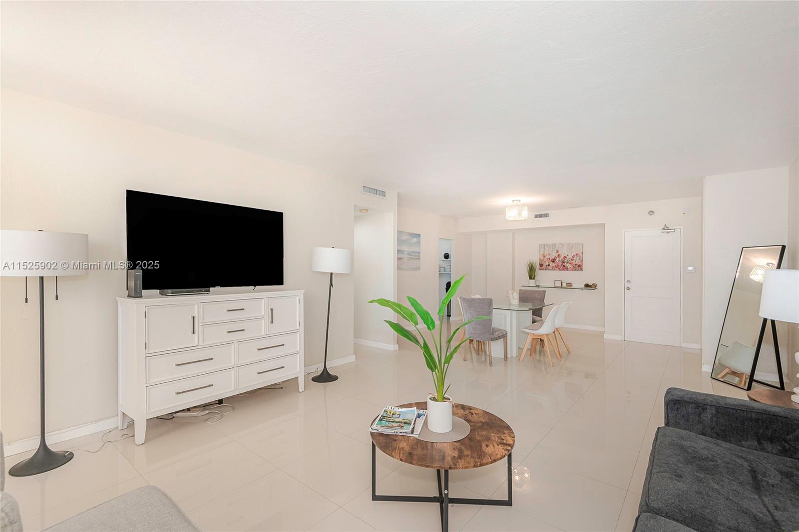 10185 Collins Ave 515 Property Photo 11