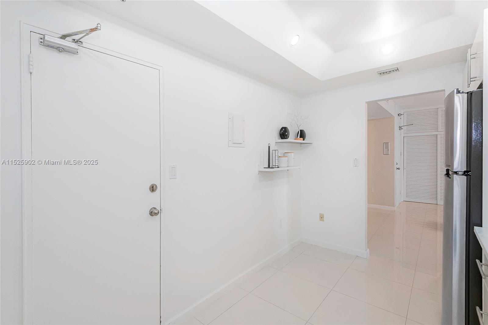 10185 Collins Ave 515 Property Photo 21