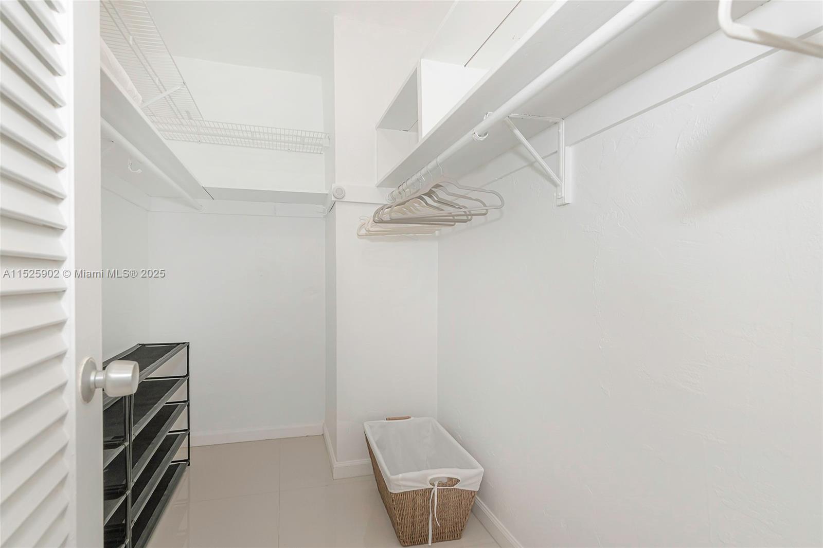 10185 Collins Ave 515 Property Photo 22