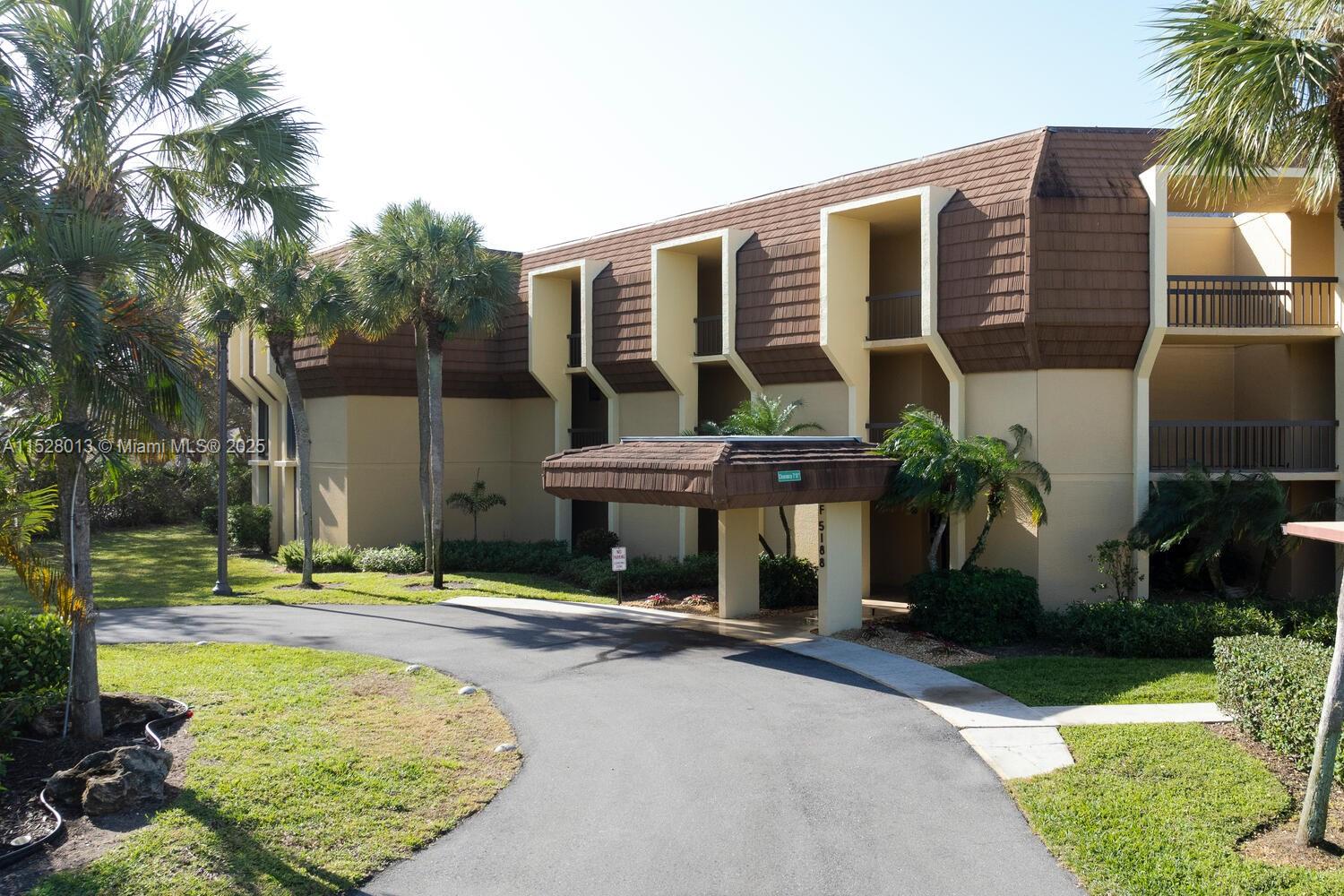 5188 Woodland Lakes Dr 337 Property Photo 1