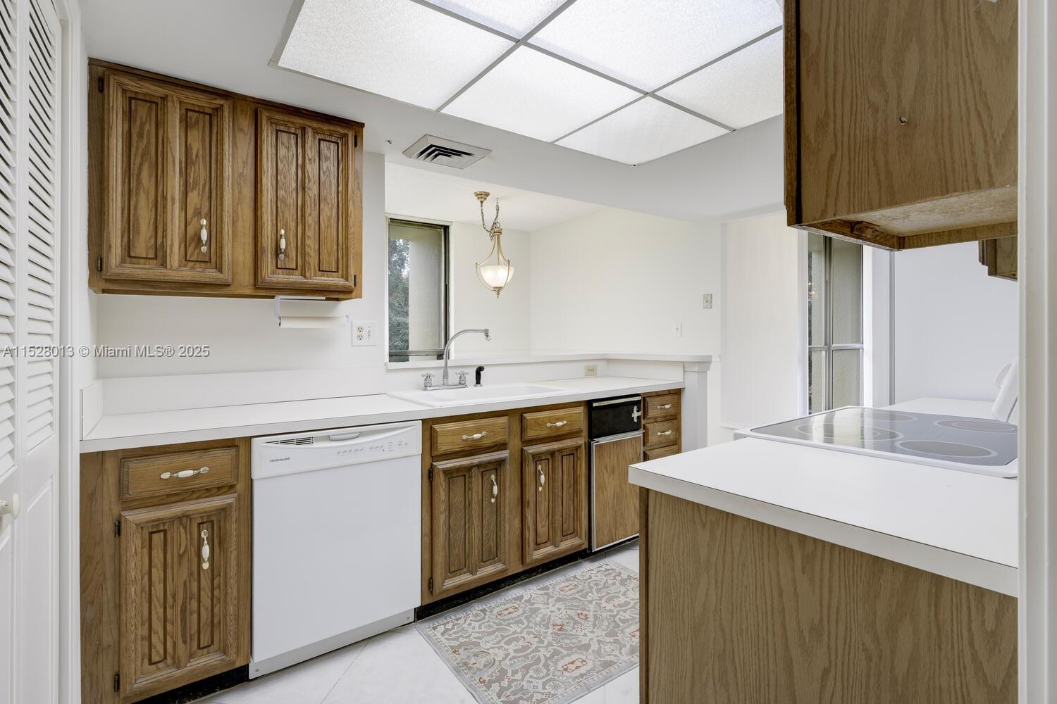 5188 Woodland Lakes Dr 337 Property Photo 8