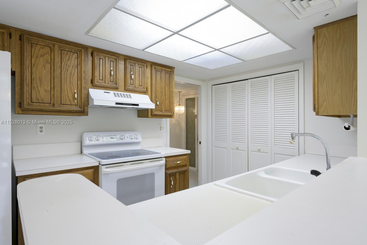 5188 Woodland Lakes Dr 337 Property Photo 10