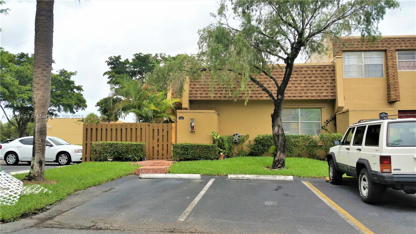 3641 Nw 95th Ter 1001 Property Photo 2
