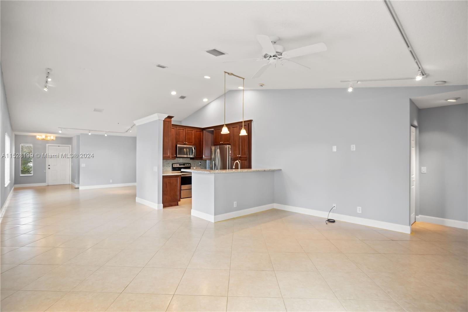 1175 Alexander Bend Property Photo 10