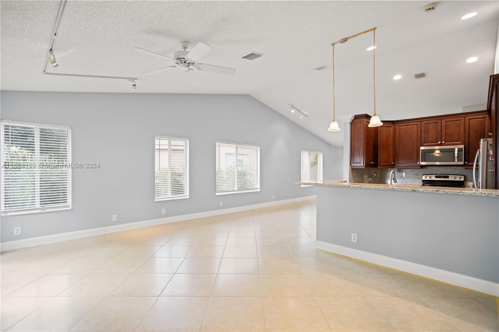1175 Alexander Bend Property Photo 11