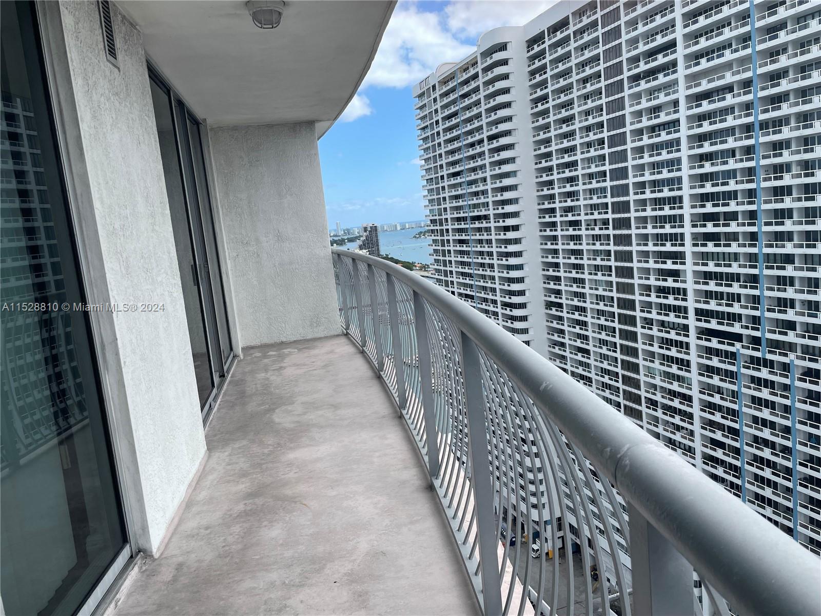 1750 N Bayshore Dr 3403 Property Photo 4