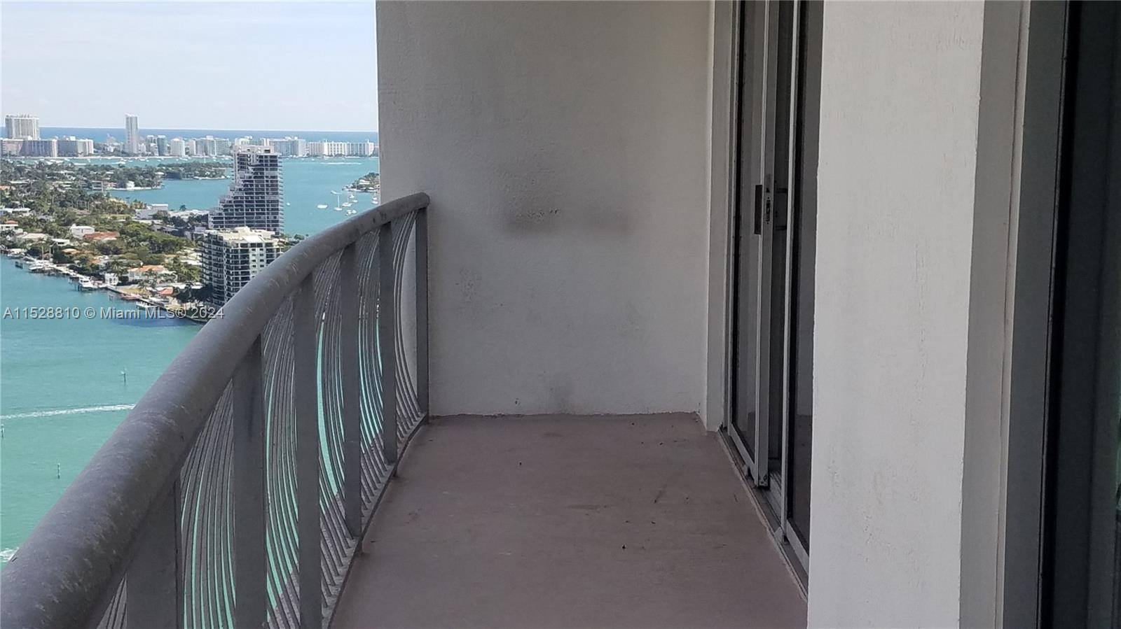 1750 N Bayshore Dr 3403 Property Photo 6