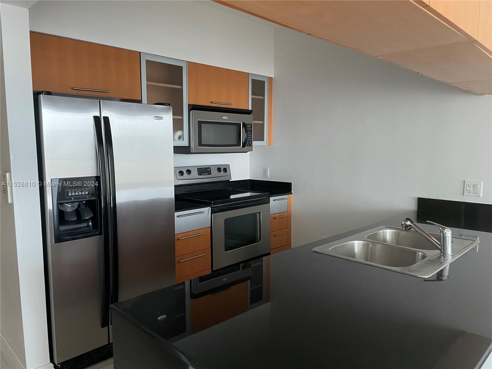 1750 N Bayshore Dr 3403 Property Photo 7