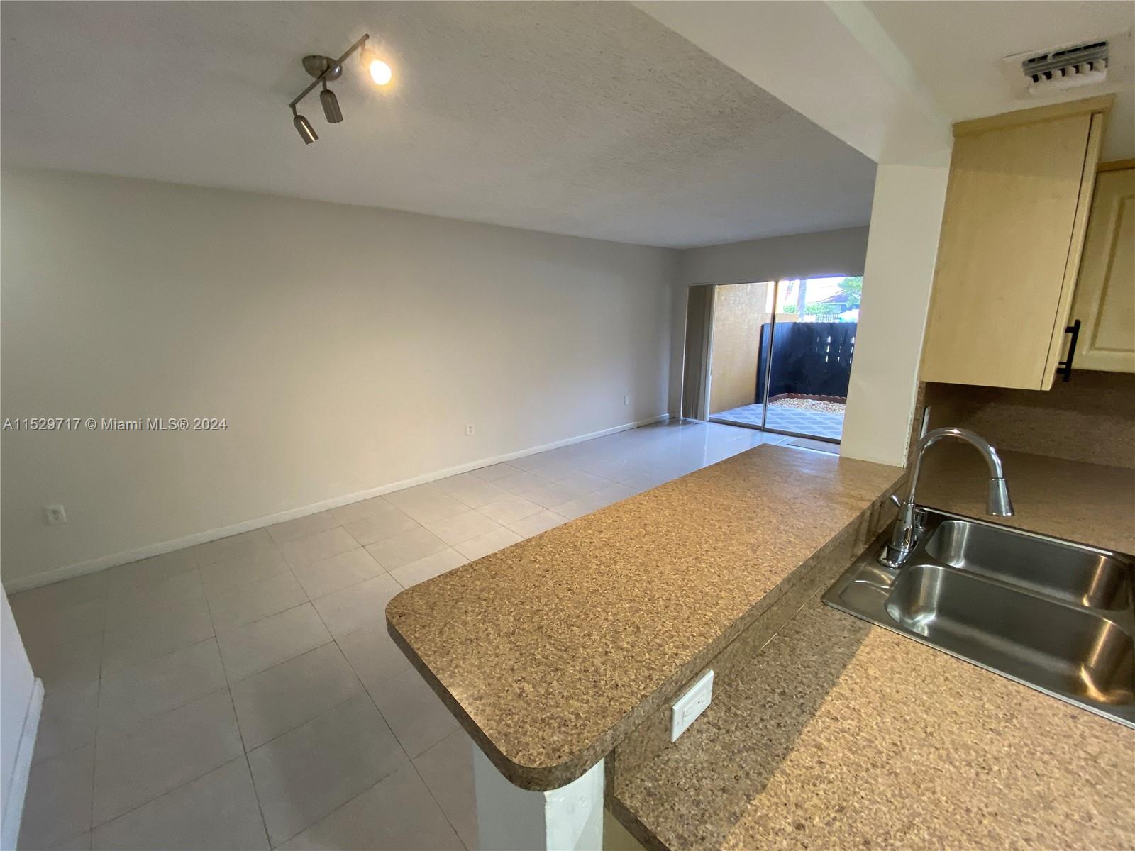 9735 Fontainebleau Blvd G102 Property Photo 5