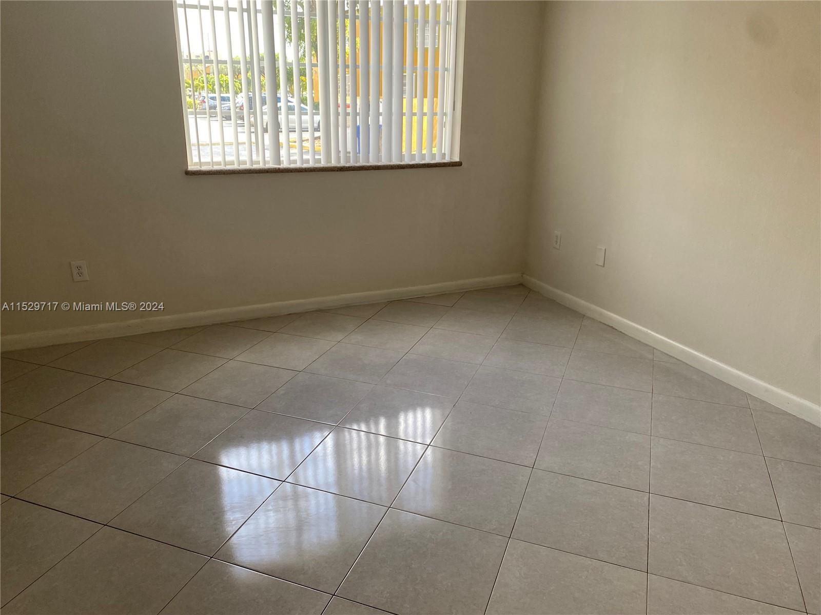 9735 Fontainebleau Blvd G102 Property Photo 8