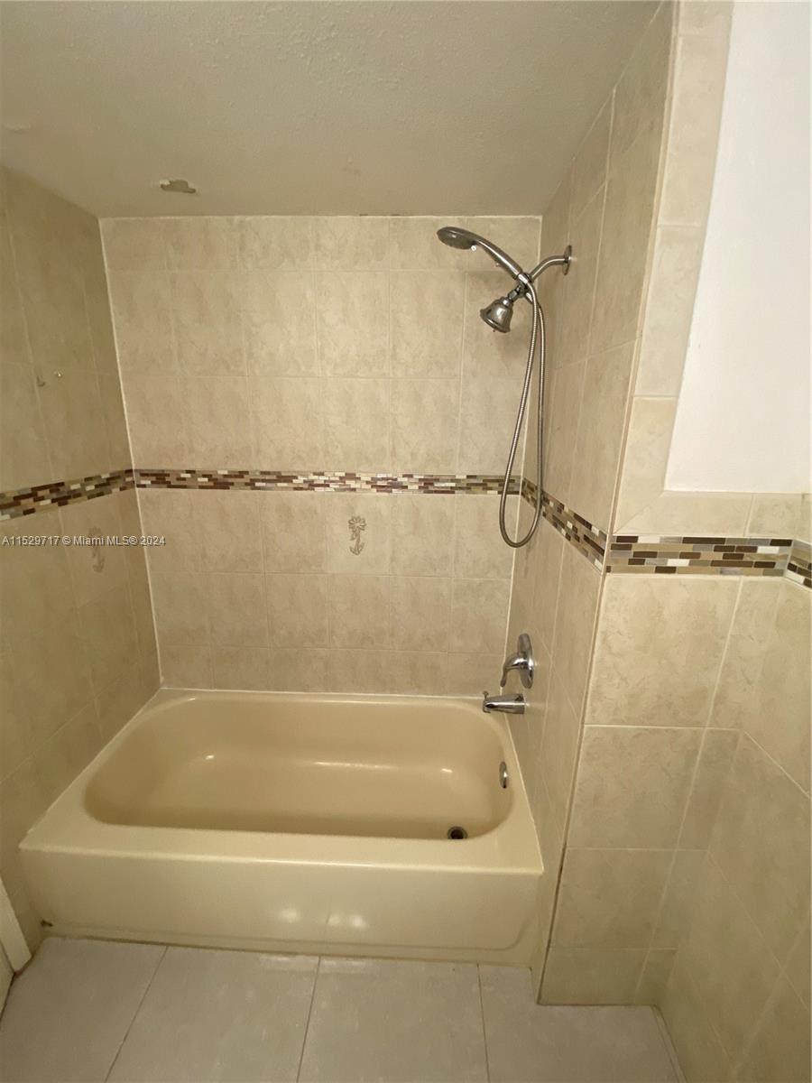 9735 Fontainebleau Blvd G102 Property Photo 10