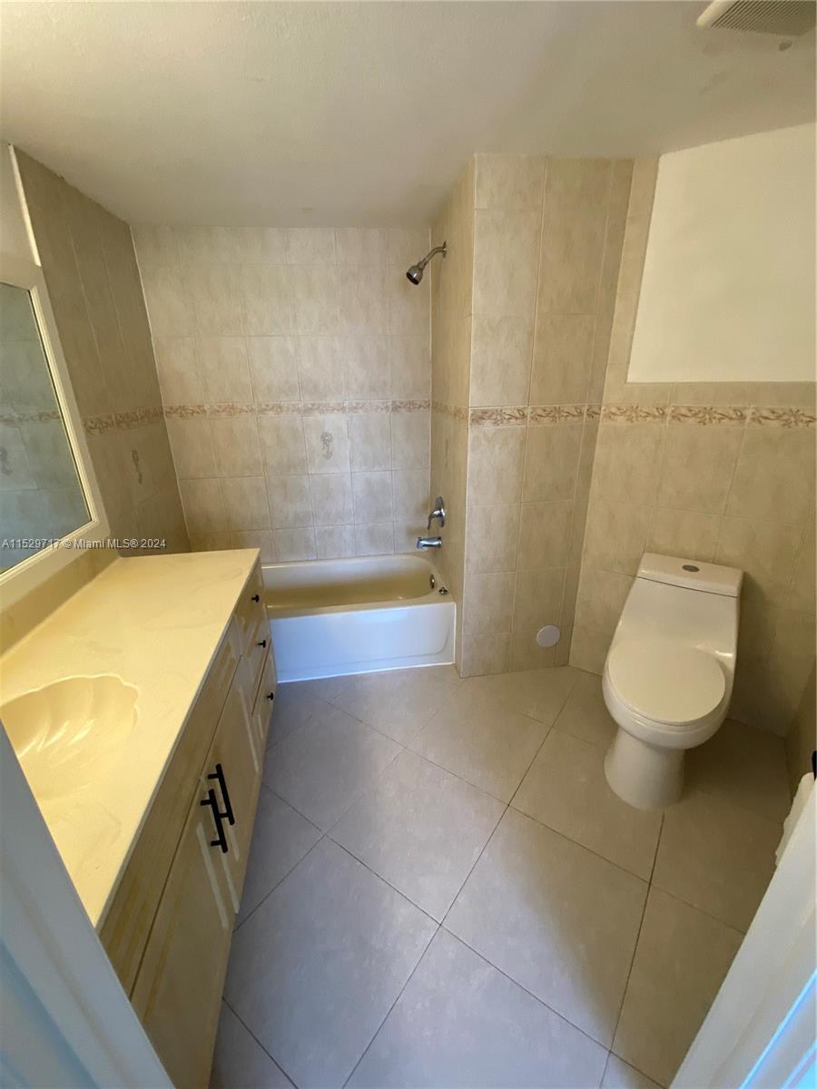 9735 Fontainebleau Blvd G102 Property Photo 16