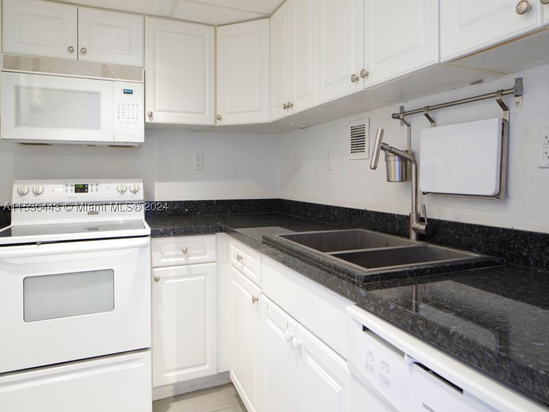 1200 West Ave 202 Property Photo 11