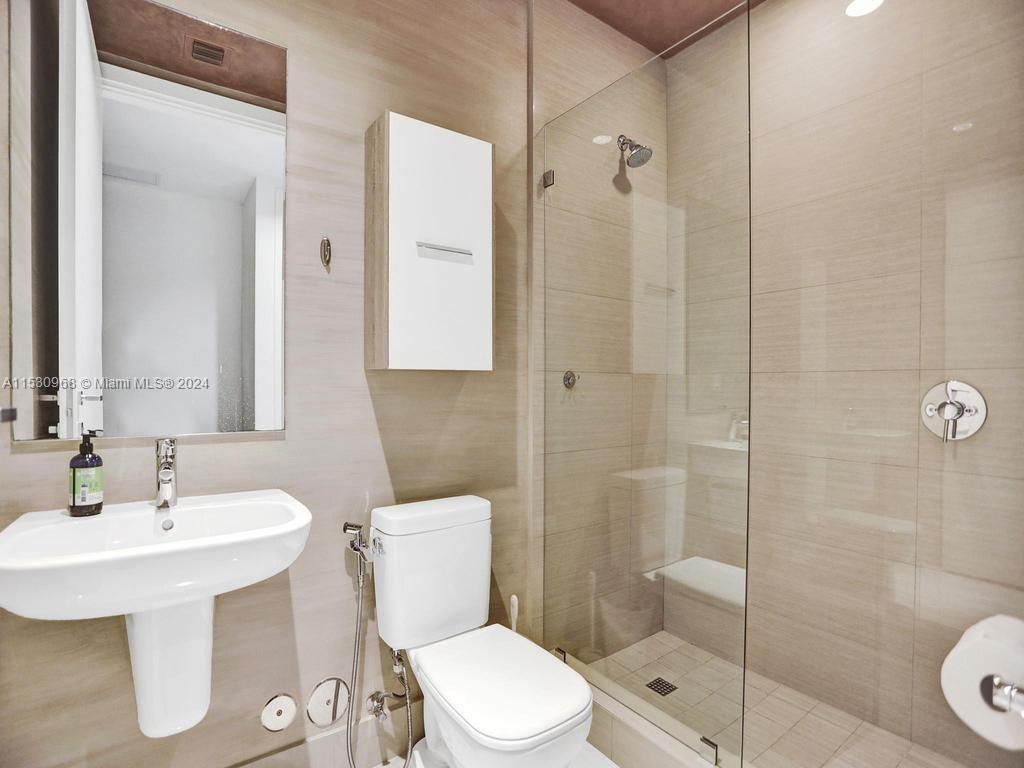 3250 Ne 188th St 207 Property Photo 41