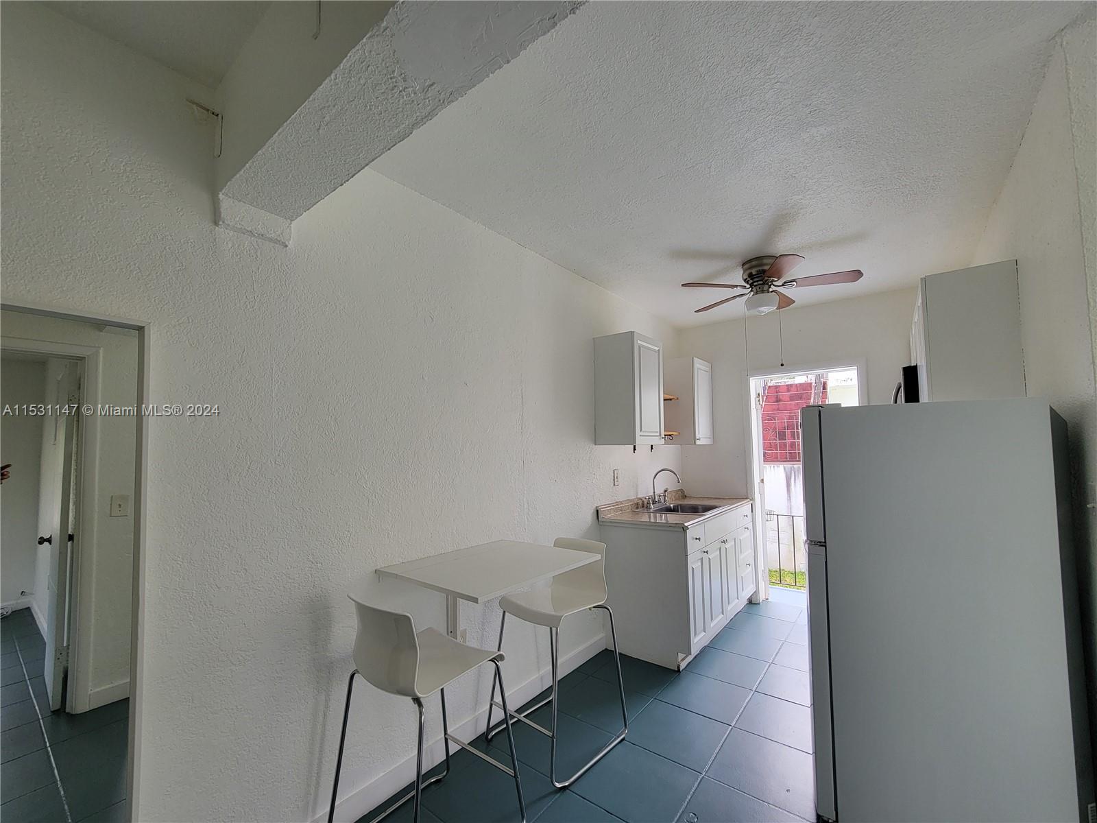 601 Nw 90th St 06 Property Photo 5