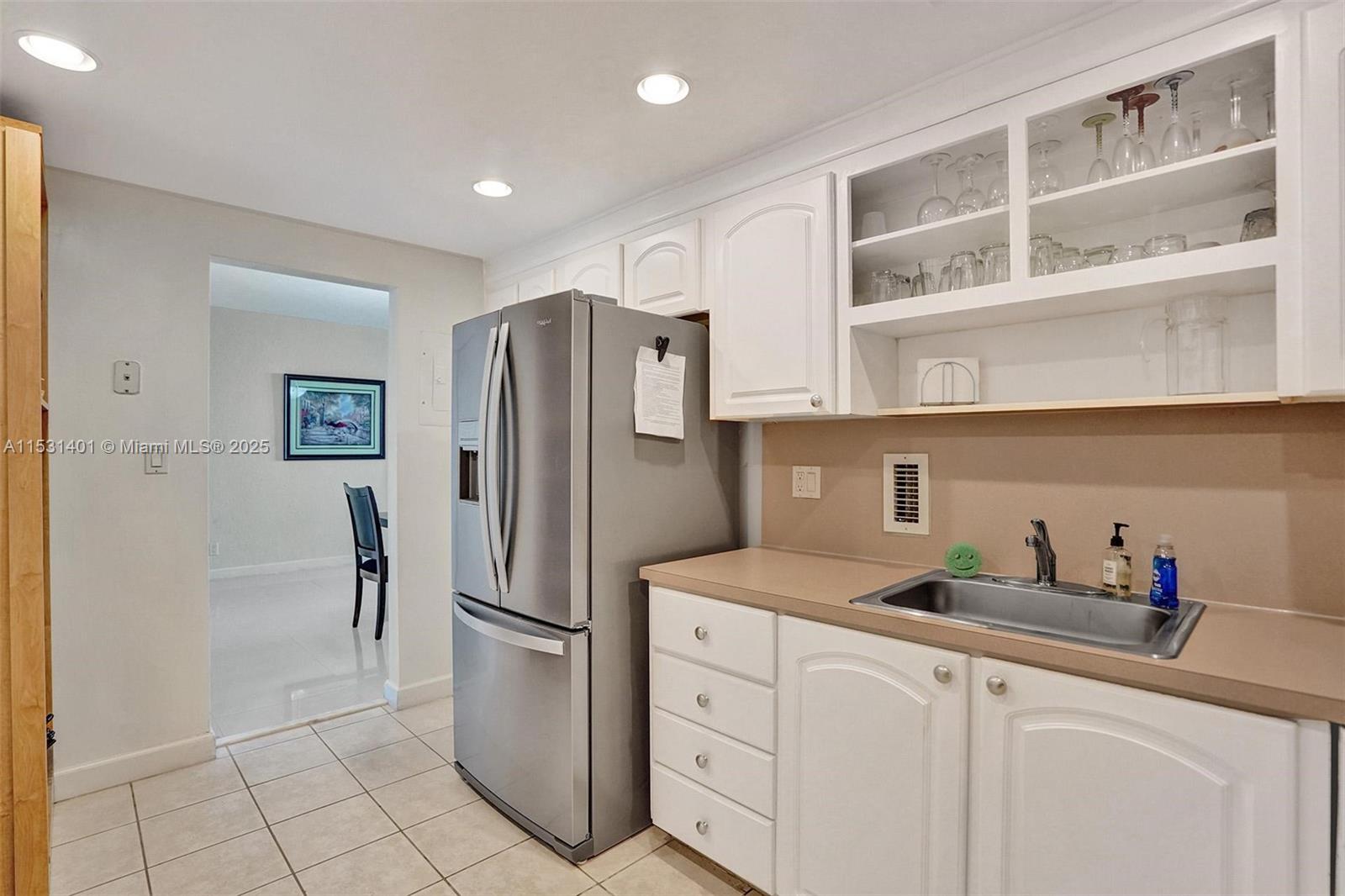 4001 S Ocean Dr 7c Property Photo 3