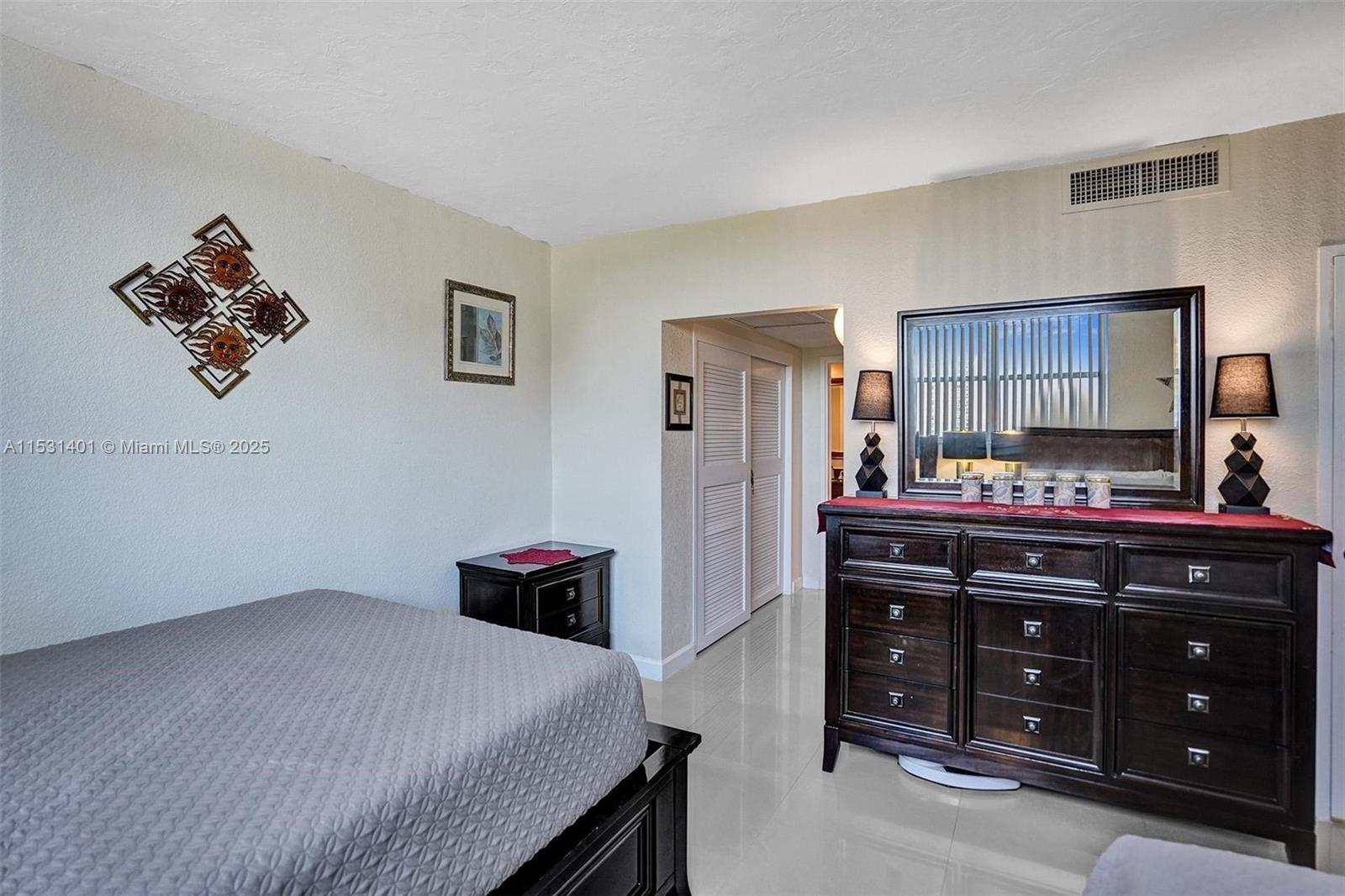 4001 S Ocean Dr 7c Property Photo 13