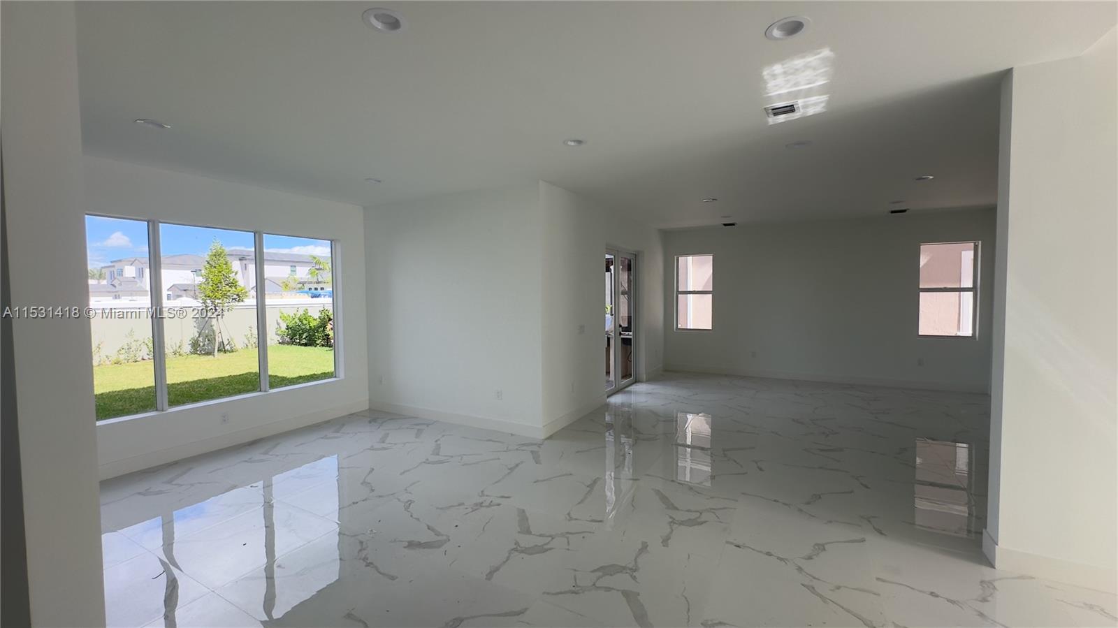 3523 Forest View Cir Property Photo 7