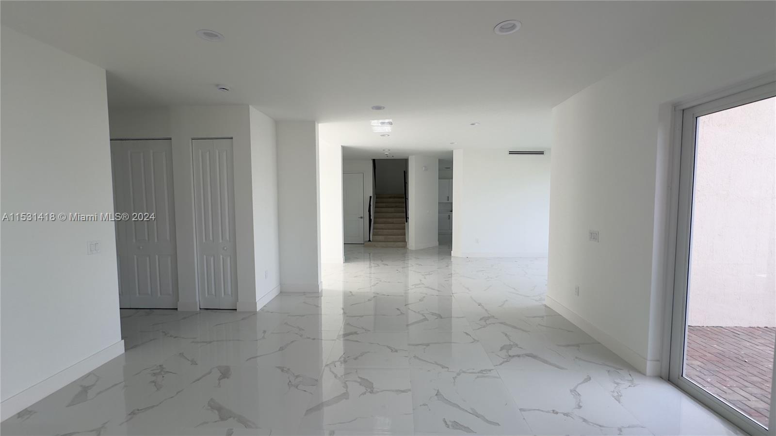 3523 Forest View Cir Property Photo 10