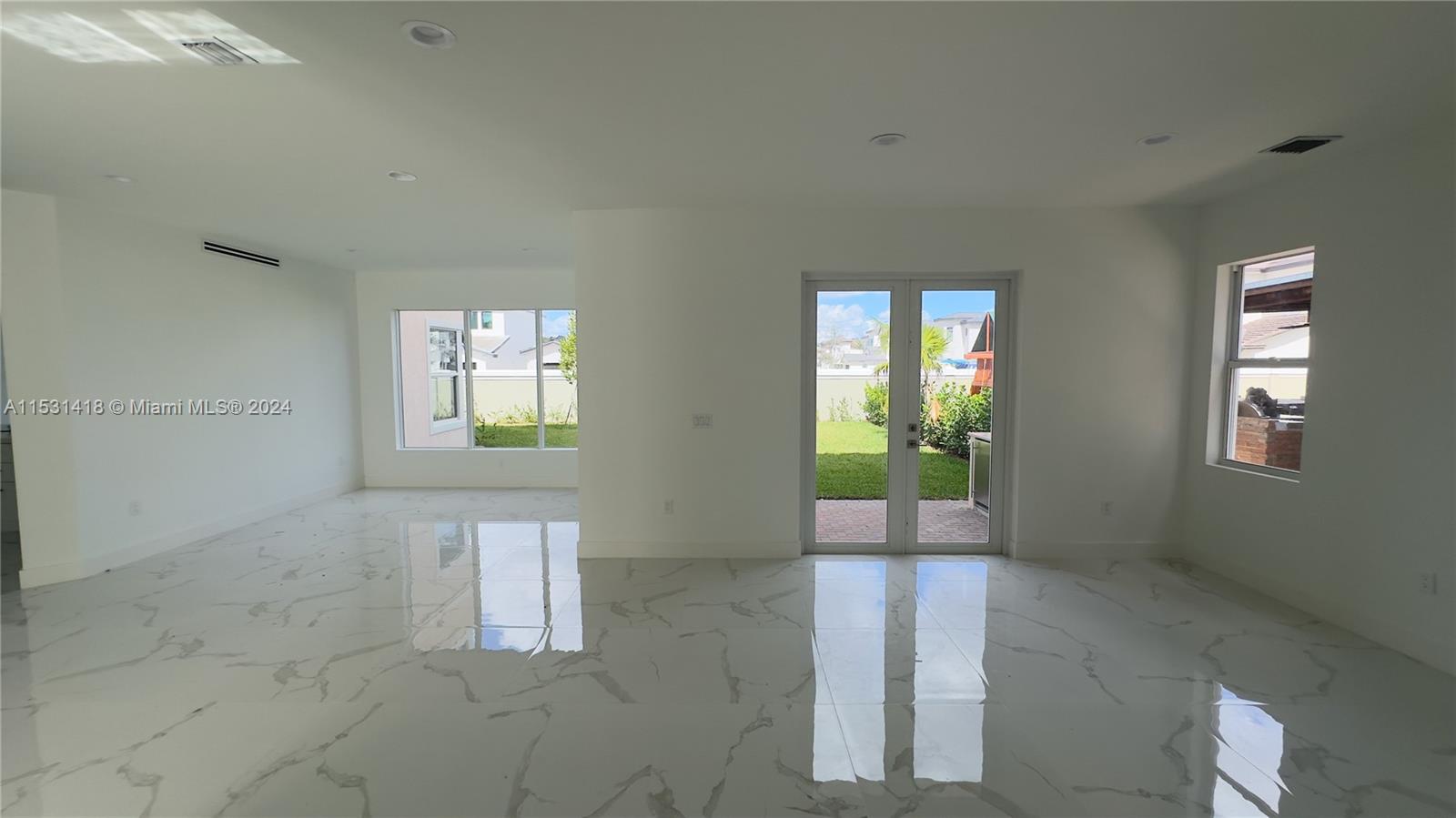 3523 Forest View Cir Property Photo 11