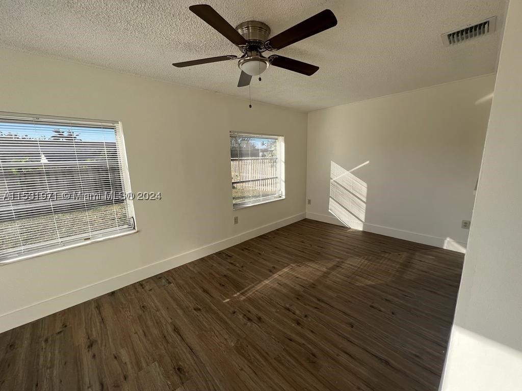 11520 Nw 31st Pl Property Photo 13