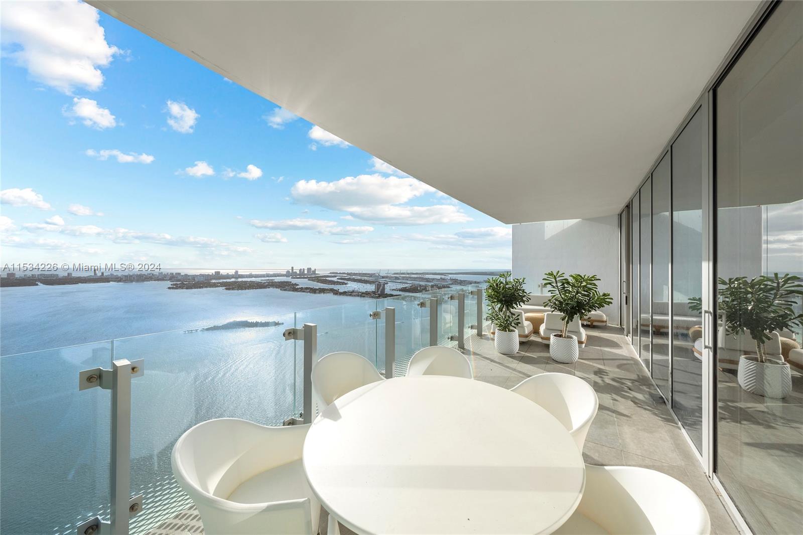 700 Ne 26 Terrace 5503 Property Photo 8