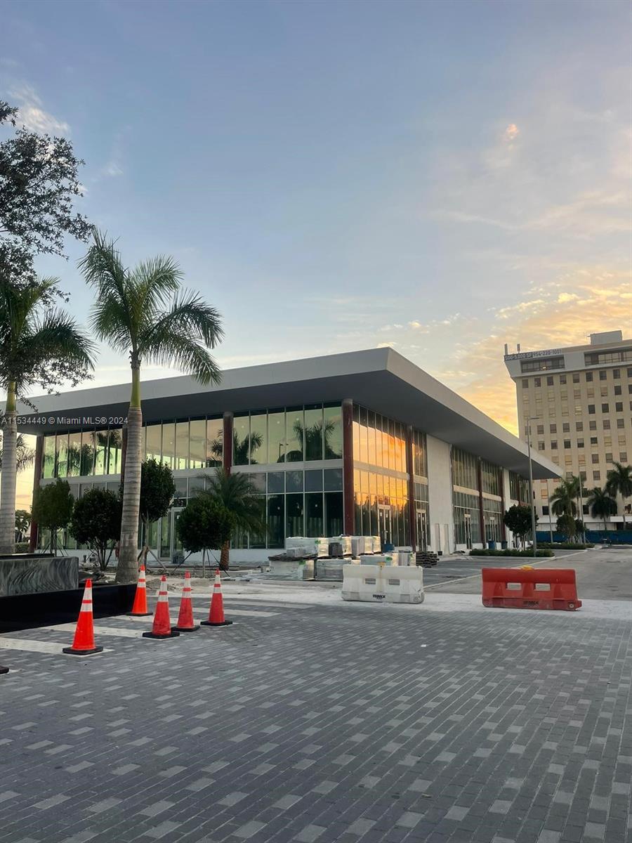1006 E Hallandale Beach Blvd 4-206 Property Photo 2