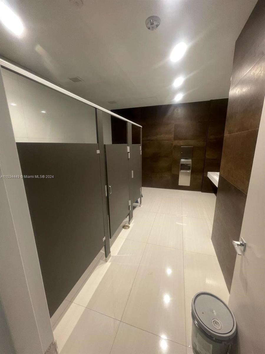 1006 E Hallandale Beach Blvd 4-206 Property Photo 11