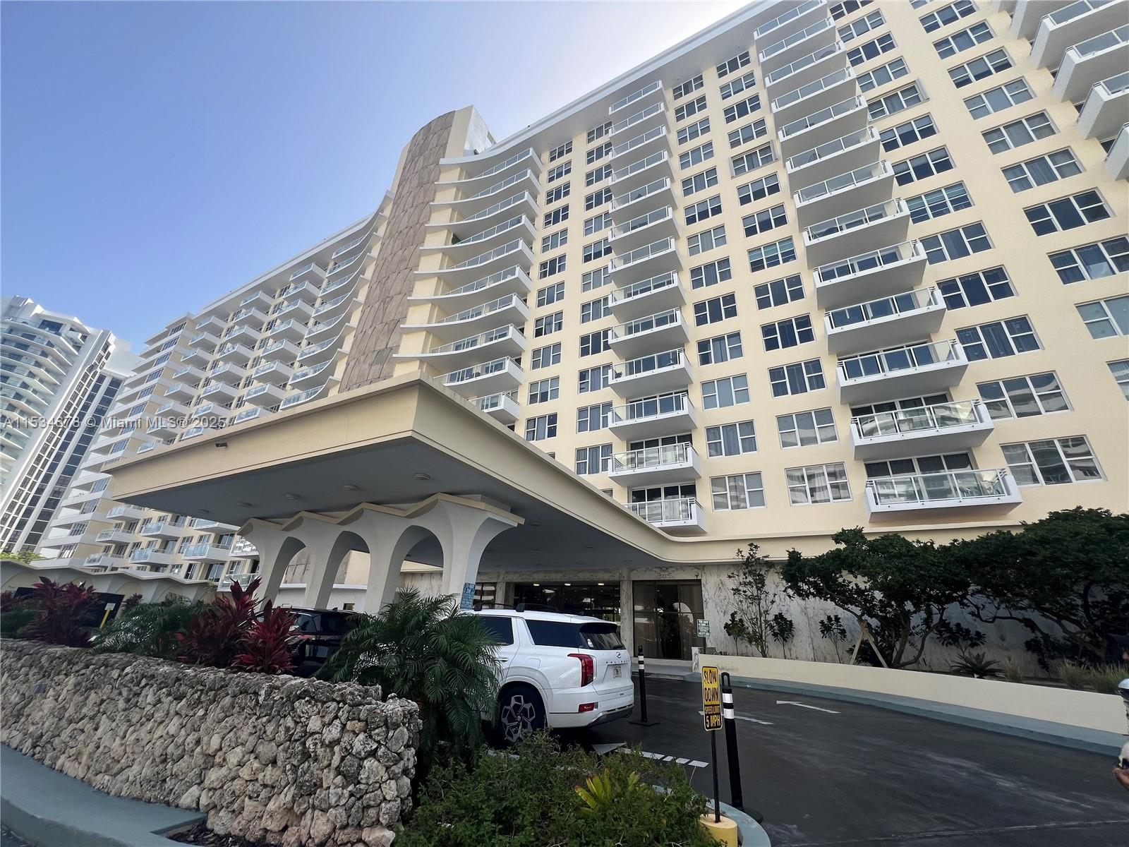 5600 Collins Ave 17t Property Photo 1