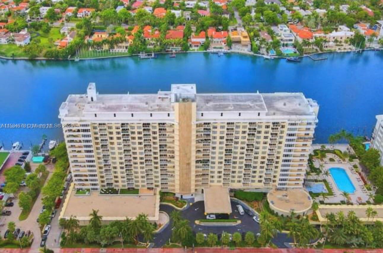 5600 Collins Ave 17t Property Photo 3
