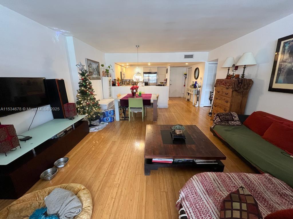 5600 Collins Ave 17t Property Photo 4