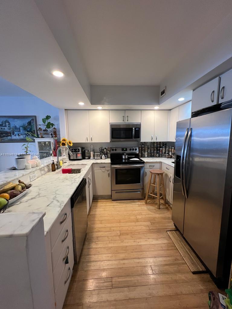 5600 Collins Ave 17t Property Photo 8