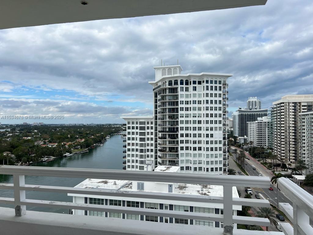 5600 Collins Ave 17t Property Photo 15