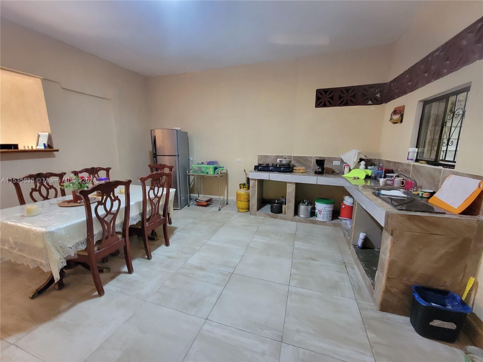 A11535636 Property Photo 2