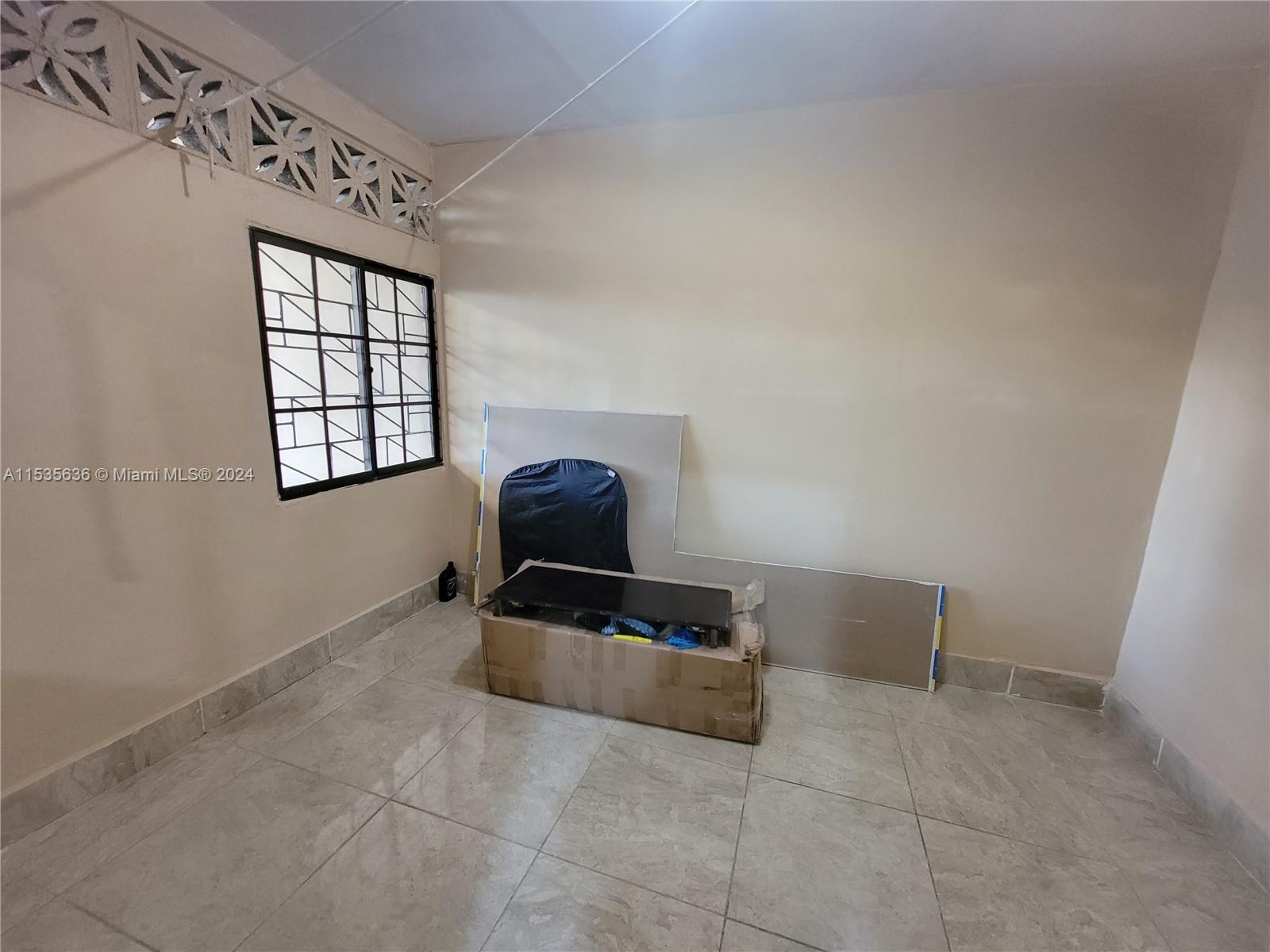 A11535636 Property Photo 3
