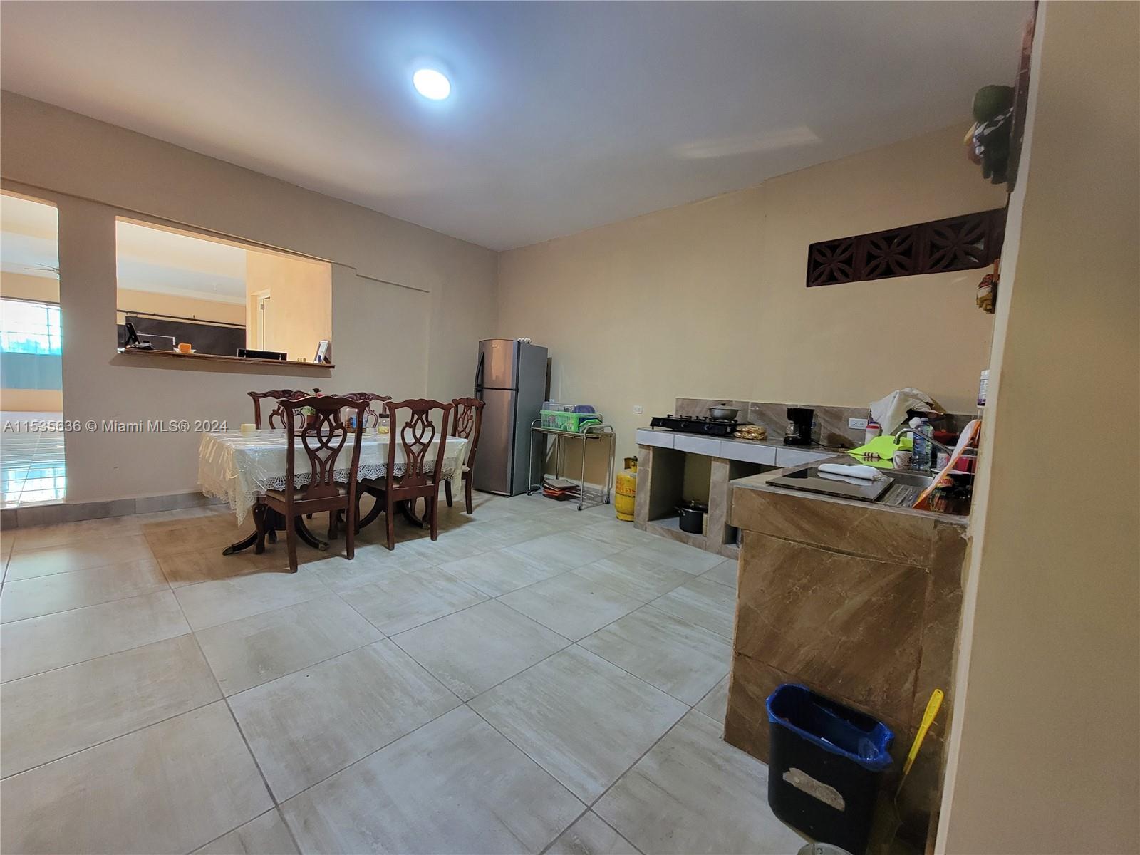 A11535636 Property Photo 6