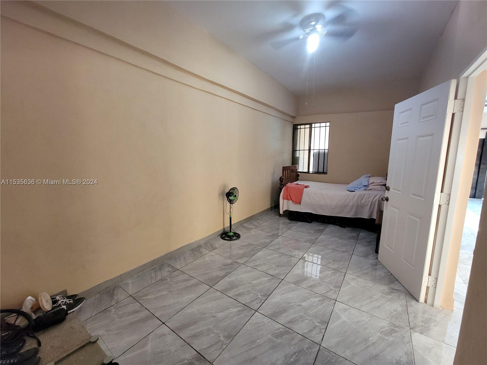 A11535636 Property Photo 7