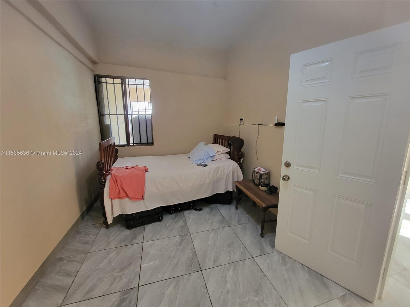 A11535636 Property Photo 10