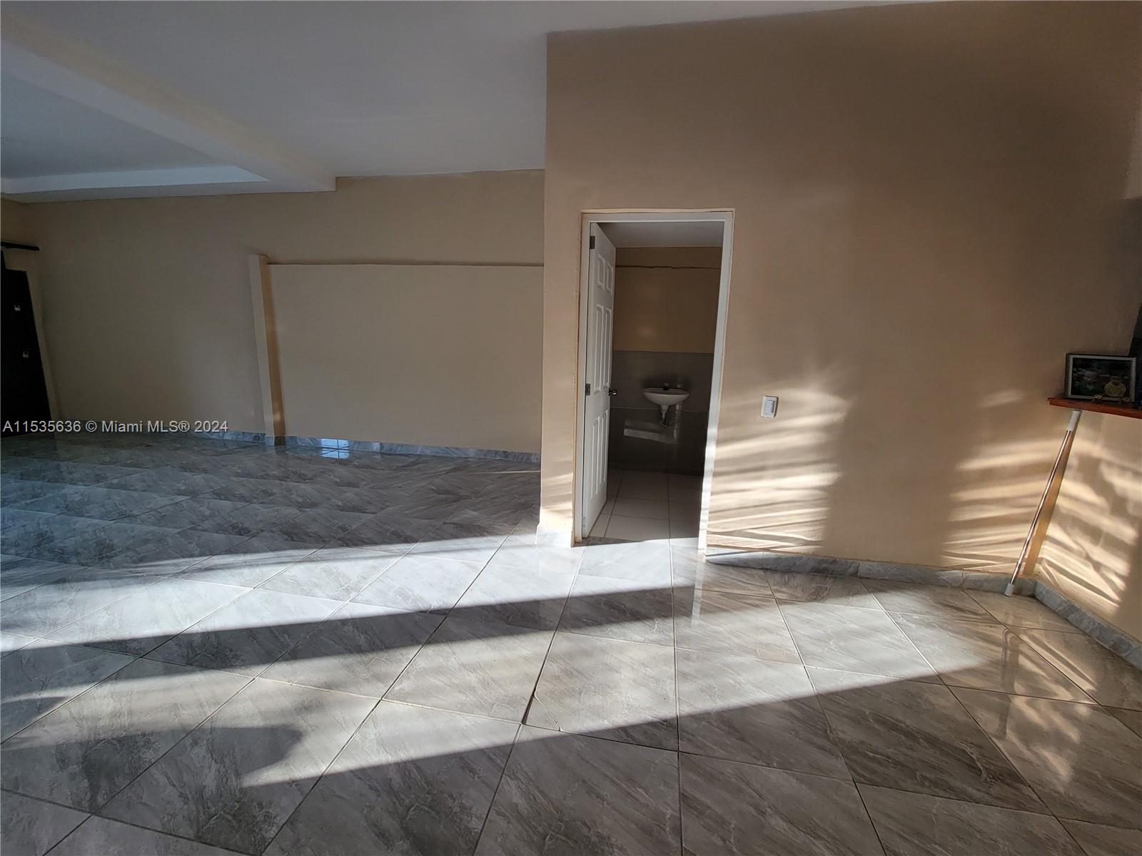 A11535636 Property Photo 15