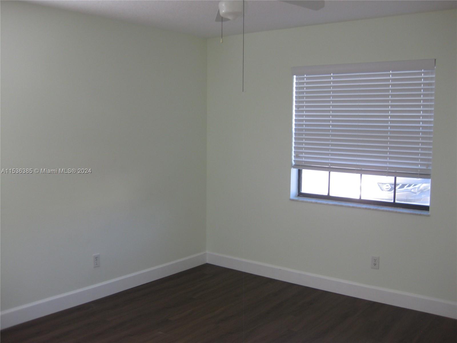 1501 Pinecrest Cir F Property Photo 3