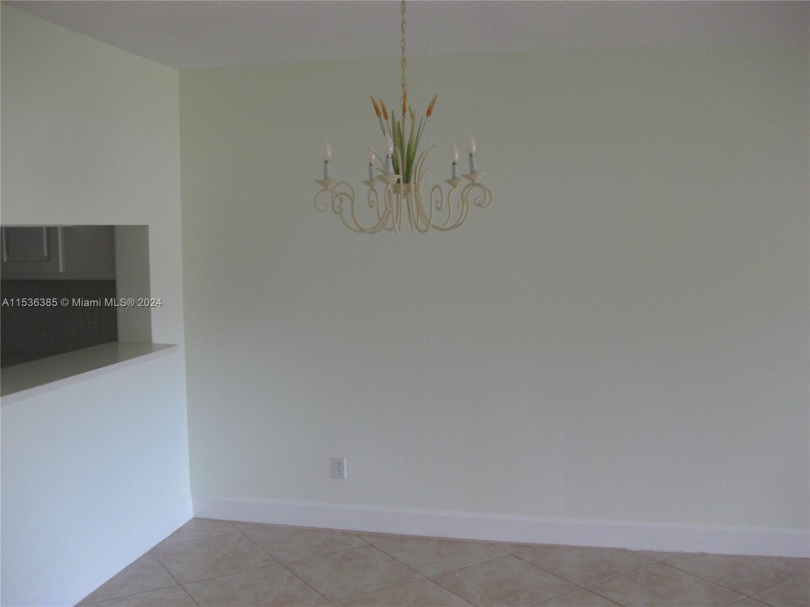1501 Pinecrest Cir F Property Photo 6